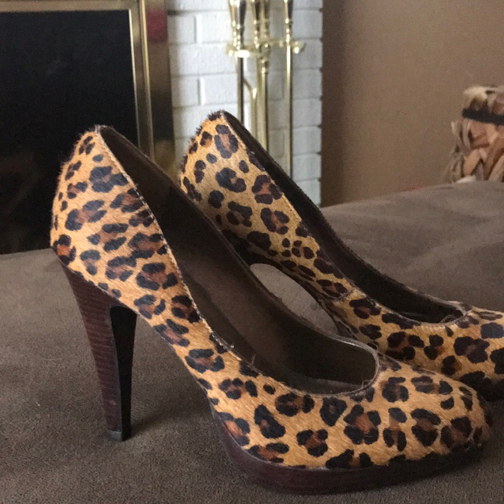 Nine wear faux leopard heels